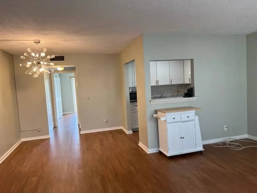 68 Fanshaw B Boca Raton FL 33434