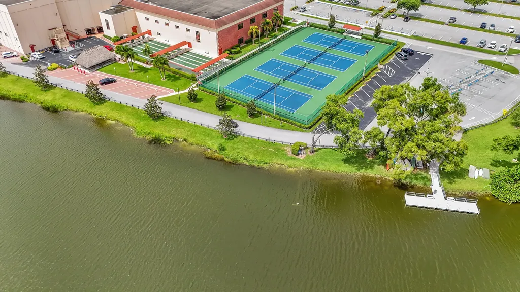 68 Fanshaw B Boca Raton FL 33434