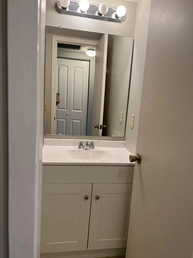 68 Fanshaw B Boca Raton FL 33434