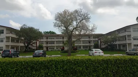 68 Fanshaw B Boca Raton FL 33434