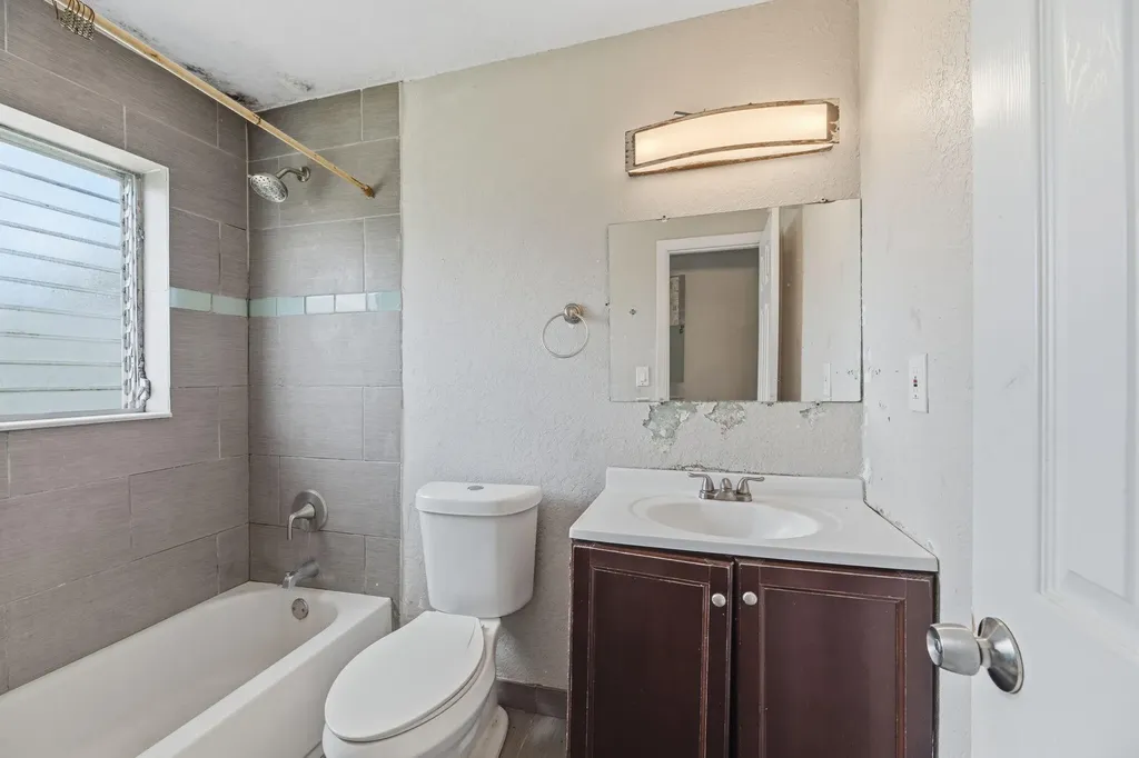 1640 NE 32nd Place Pompano Beach FL 33064