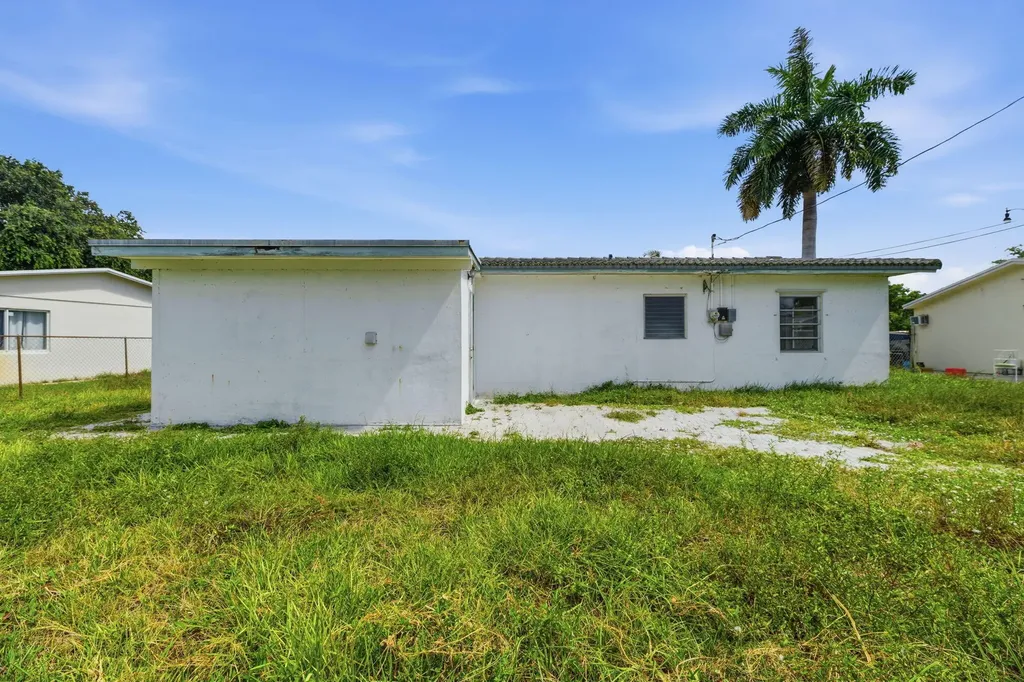 1640 NE 32nd Place Pompano Beach FL 33064