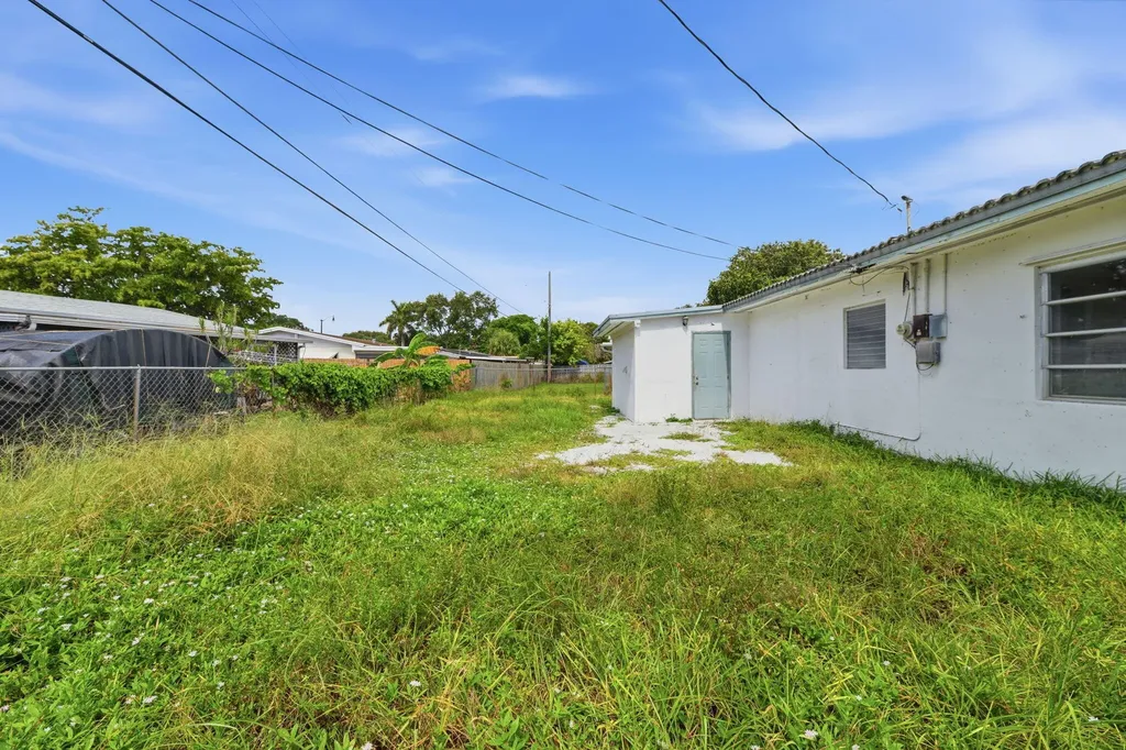 1640 NE 32nd Place Pompano Beach FL 33064