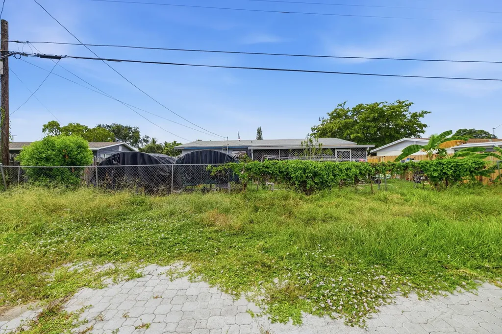 1640 NE 32nd Place Pompano Beach FL 33064