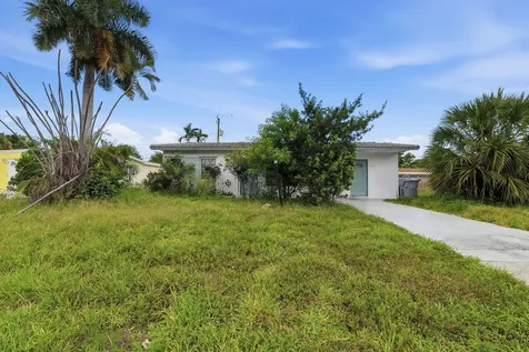 1640 NE 32nd Place Pompano Beach FL 33064