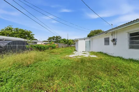 1640 NE 32nd Place Pompano Beach FL 33064