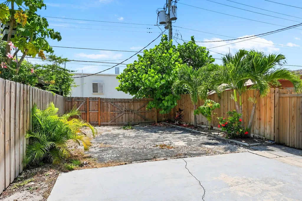 314 S F Street Lake Worth Beach FL 33460