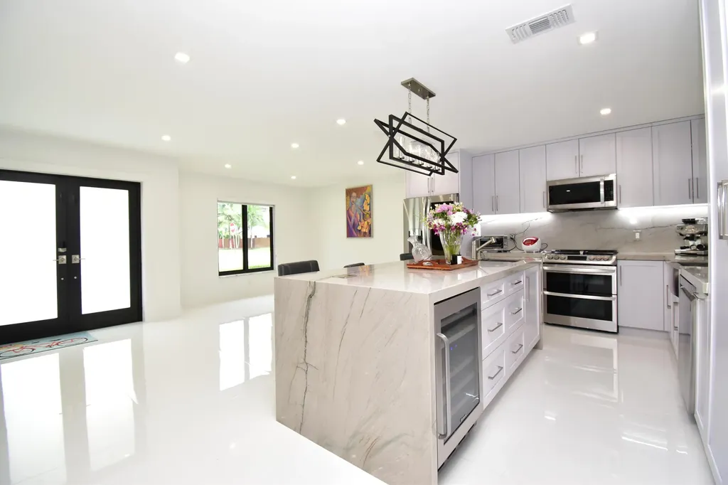 5061 SW 87th Terrace Cooper City FL 33328