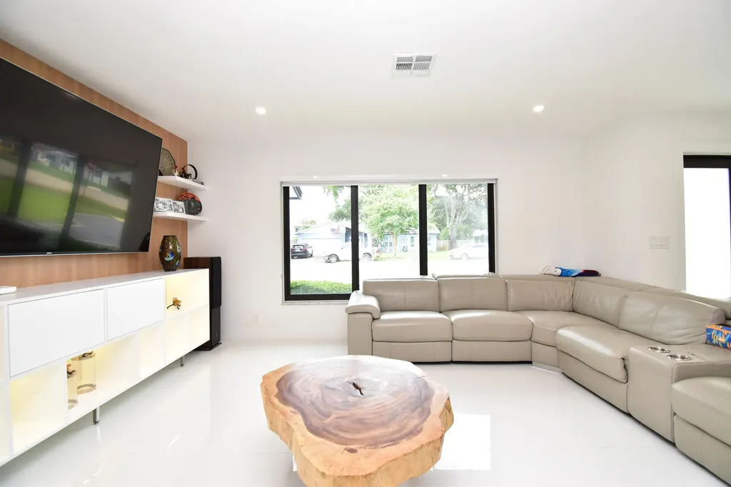 5061 SW 87th Terrace Cooper City FL 33328