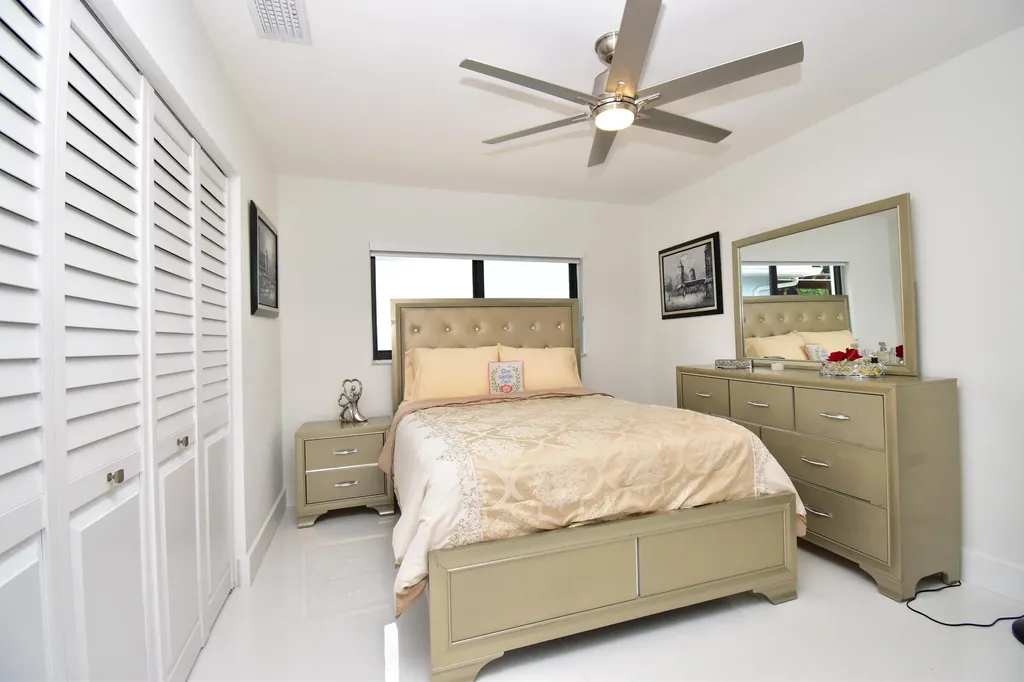 5061 SW 87th Terrace Cooper City FL 33328