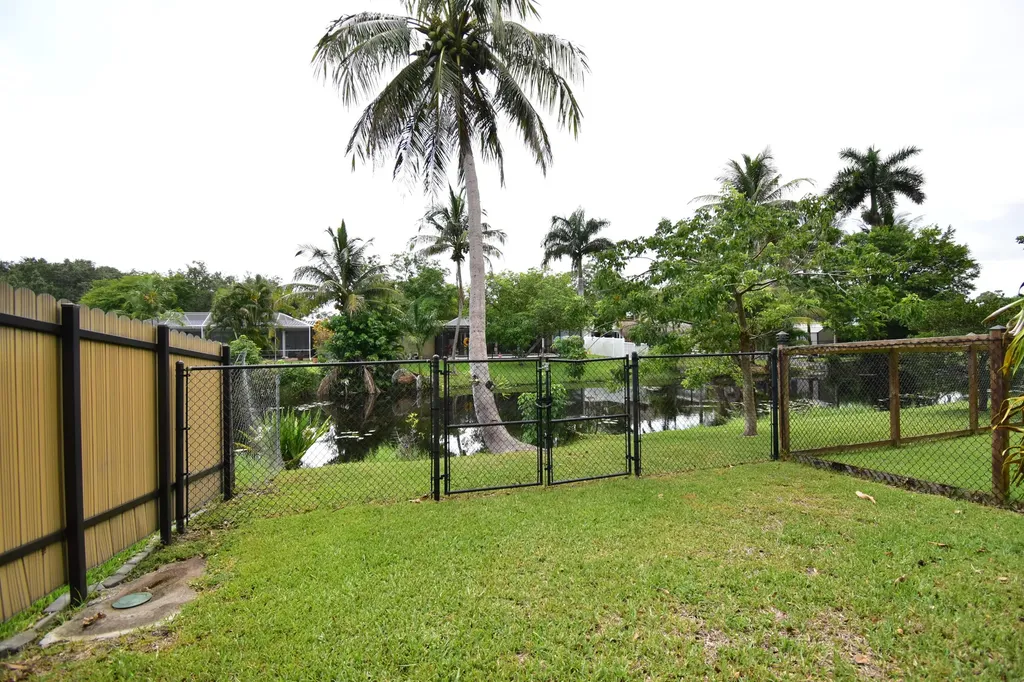 5061 SW 87th Terrace Cooper City FL 33328