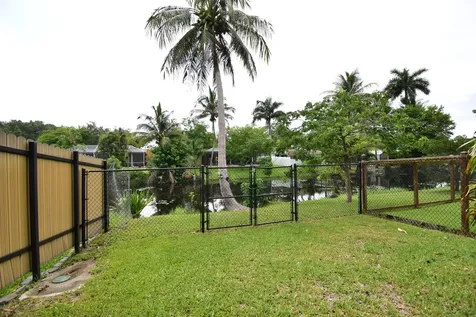 5061 SW 87th Terrace Cooper City FL 33328