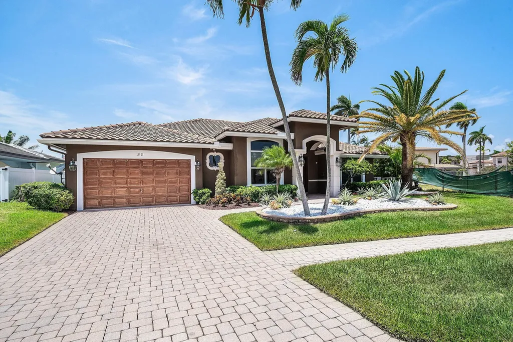 2761 NE 48th Court Lighthouse Point FL 33064