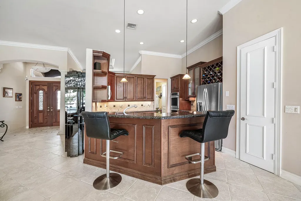 2761 NE 48th Court Lighthouse Point FL 33064