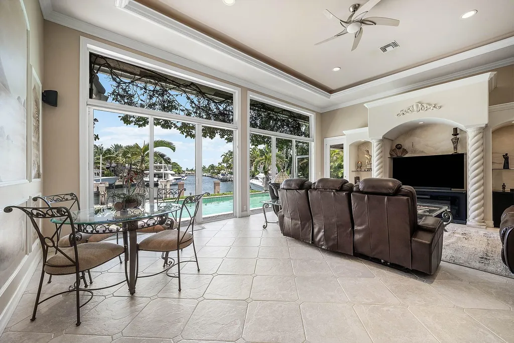 2761 NE 48th Court Lighthouse Point FL 33064