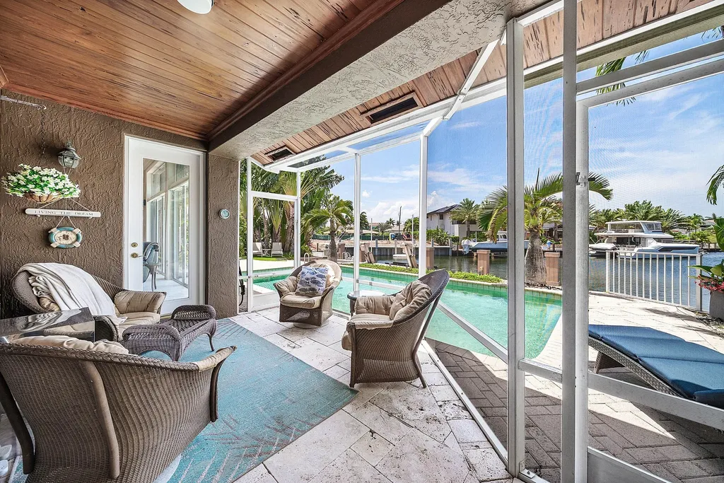 2761 NE 48th Court Lighthouse Point FL 33064