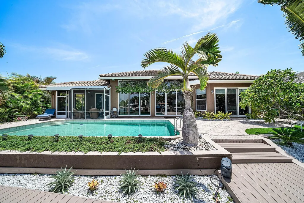 2761 NE 48th Court Lighthouse Point FL 33064