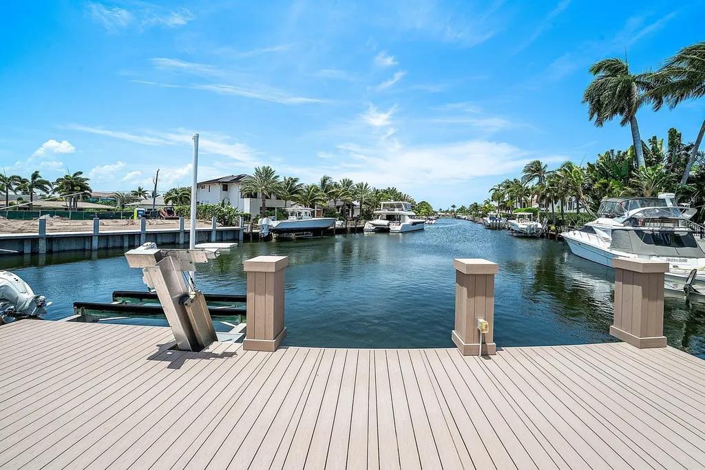 2761 NE 48th Court Lighthouse Point FL 33064