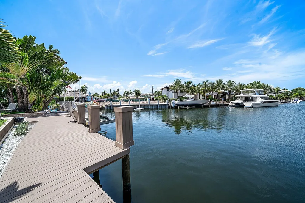 2761 NE 48th Court Lighthouse Point FL 33064