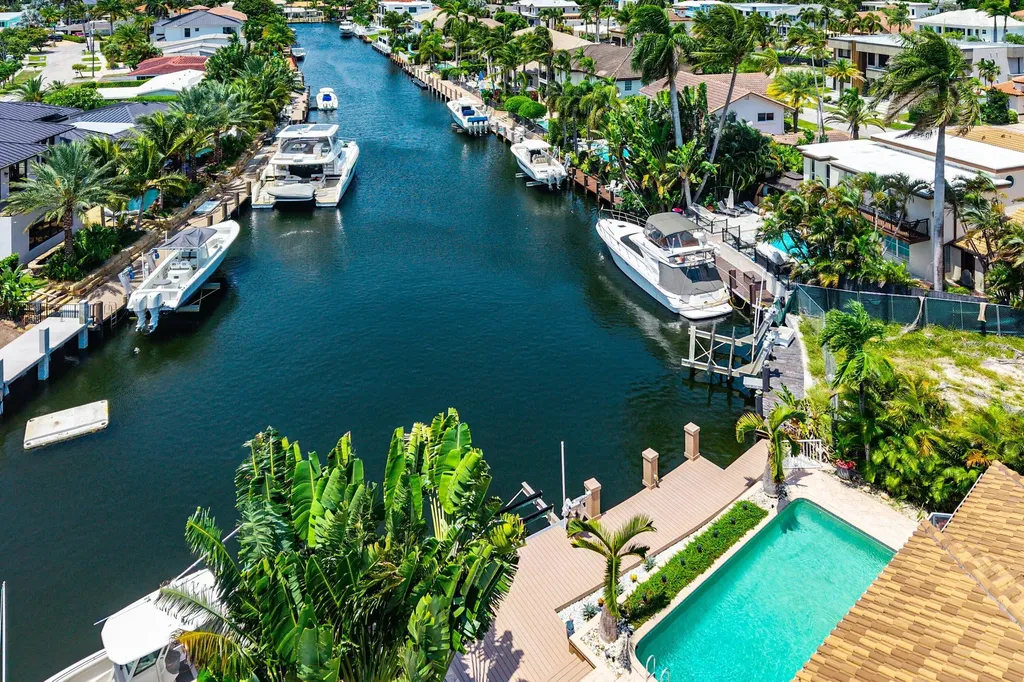 2761 NE 48th Court Lighthouse Point FL 33064