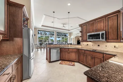 2761 NE 48th Court Lighthouse Point FL 33064