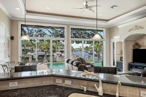 2761 NE 48th Court Lighthouse Point FL 33064