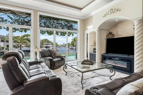 2761 NE 48th Court Lighthouse Point FL 33064