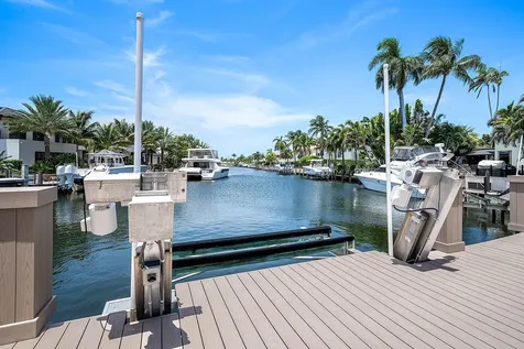 2761 NE 48th Court Lighthouse Point FL 33064