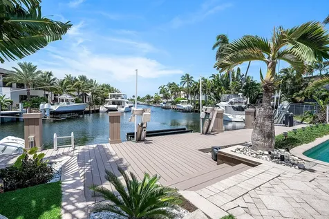 2761 NE 48th Court Lighthouse Point FL 33064