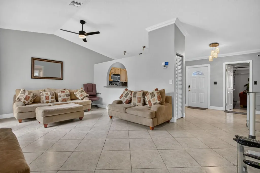 7516 NW 88th Terrace Tamarac FL 33321