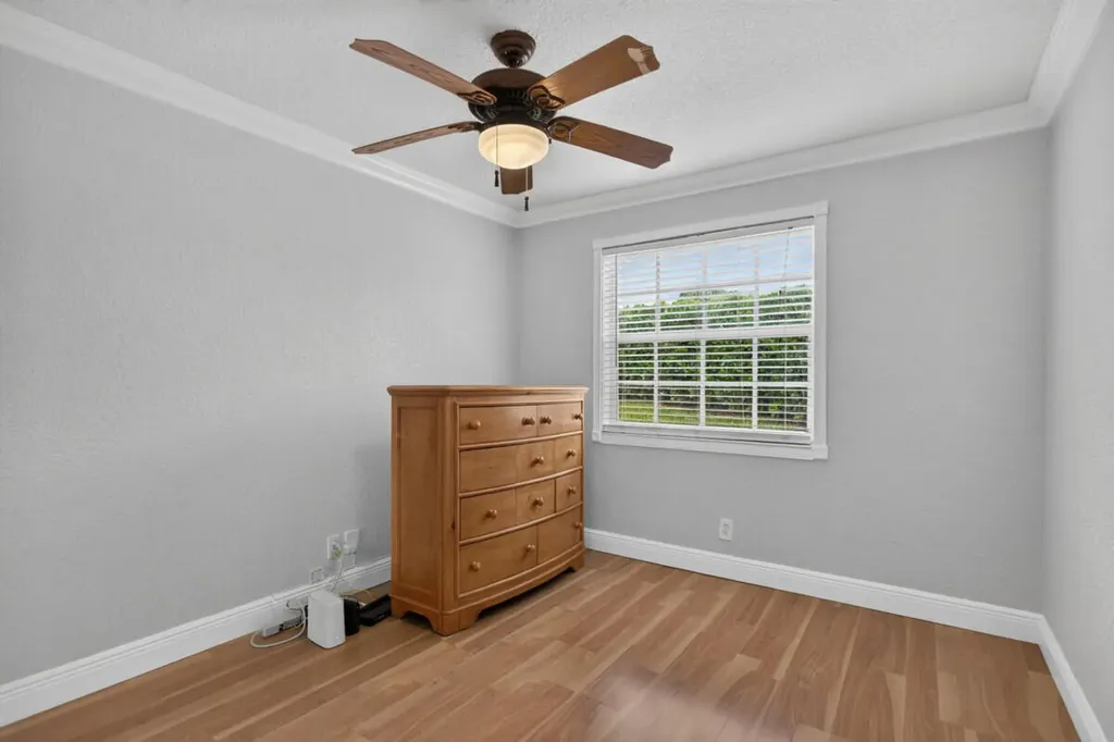 7516 NW 88th Terrace Tamarac FL 33321