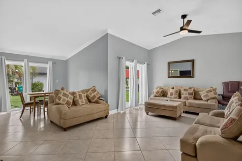 7516 NW 88th Terrace Tamarac FL 33321