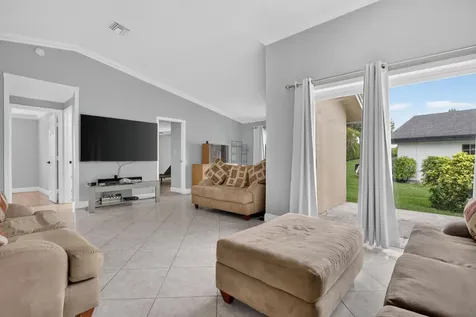 7516 NW 88th Terrace Tamarac FL 33321