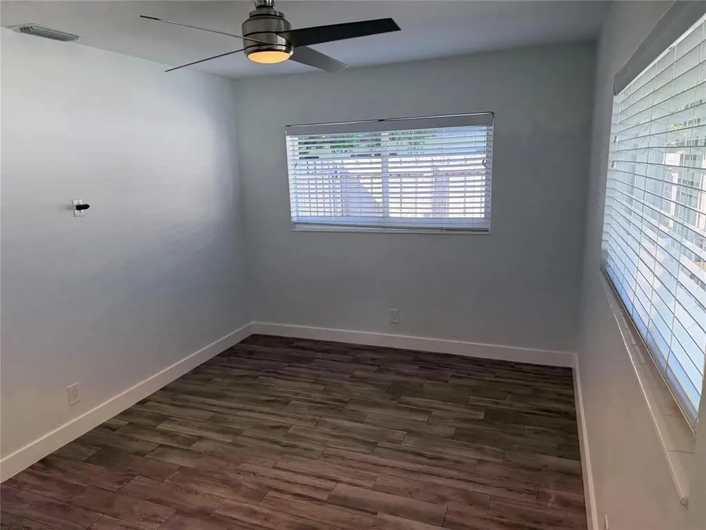 1077 NE 34th Street Oakland Park FL 33334