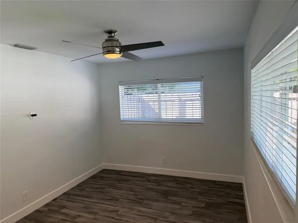1077 NE 34th Street Oakland Park FL 33334