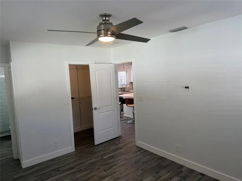 1077 NE 34th Street Oakland Park FL 33334