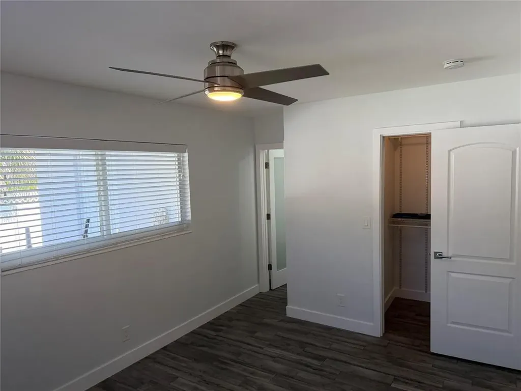 1077 NE 34th Street Oakland Park FL 33334