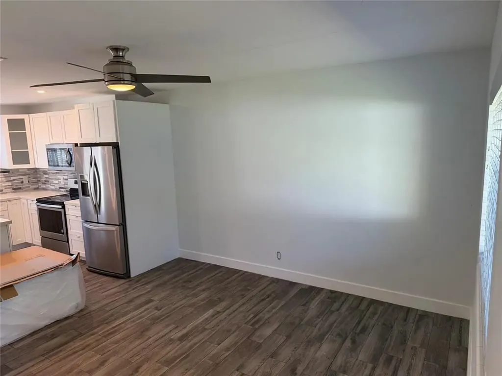 1077 NE 34th Street Oakland Park FL 33334