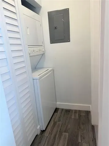 1077 NE 34th Street Oakland Park FL 33334