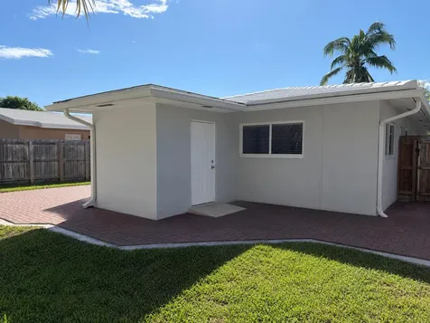 1077 NE 34th Street Oakland Park FL 33334