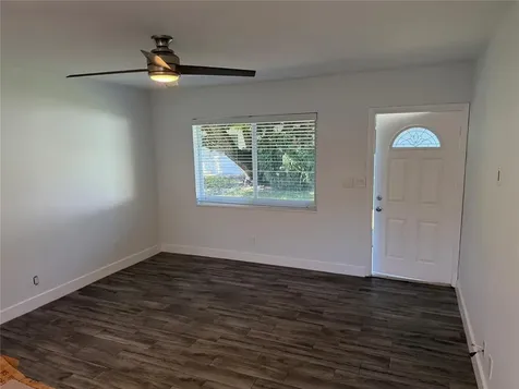1077 NE 34th Street Oakland Park FL 33334