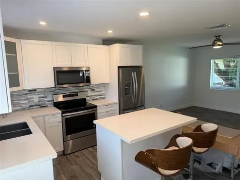 1077 NE 34th Street Oakland Park FL 33334