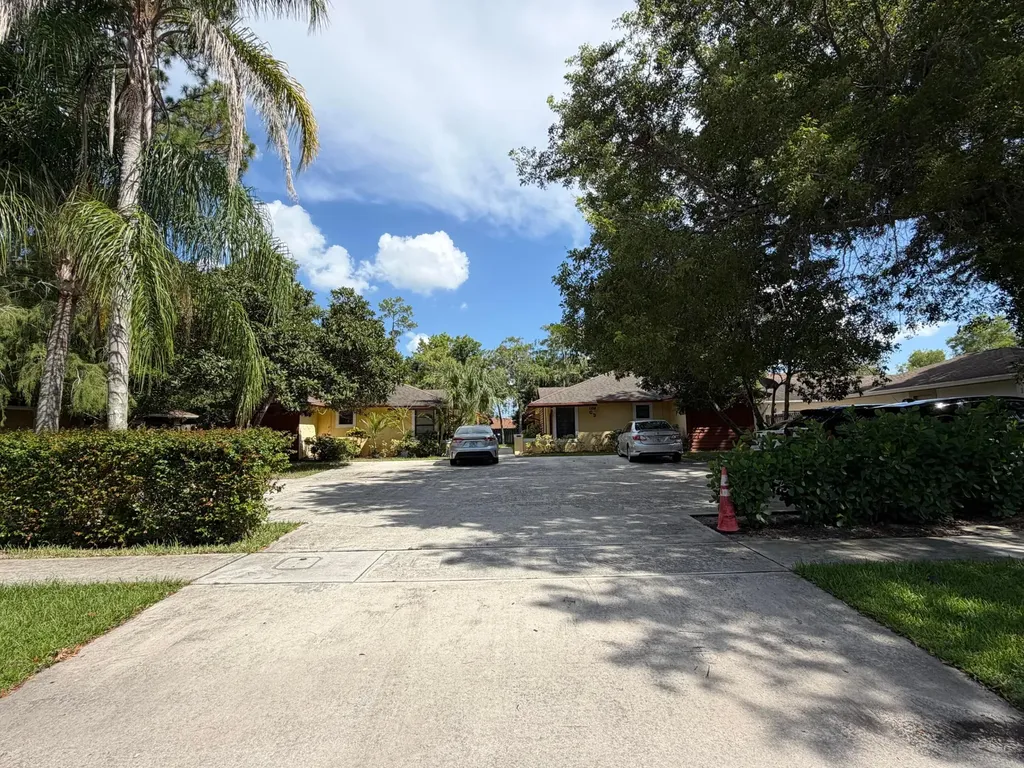 1104 Goldenrod Road Wellington FL 33414