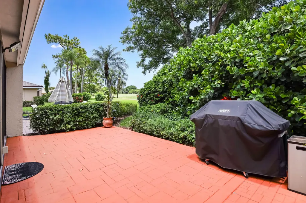 6858 Fountains Circle Lake Worth FL 33467