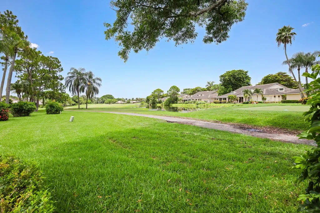6858 Fountains Circle Lake Worth FL 33467