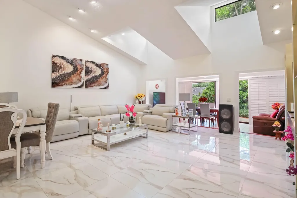 6858 Fountains Circle Lake Worth FL 33467