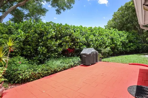 6858 Fountains Circle Lake Worth FL 33467