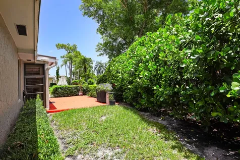 6858 Fountains Circle Lake Worth FL 33467