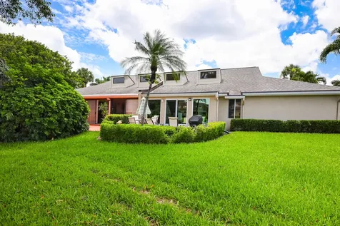 6858 Fountains Circle Lake Worth FL 33467