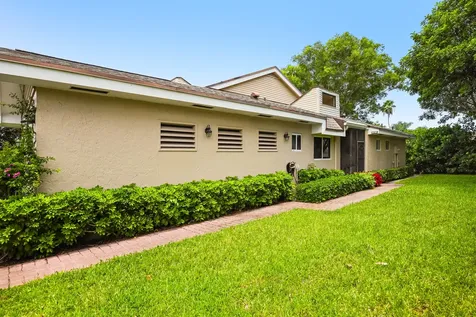 6858 Fountains Circle Lake Worth FL 33467